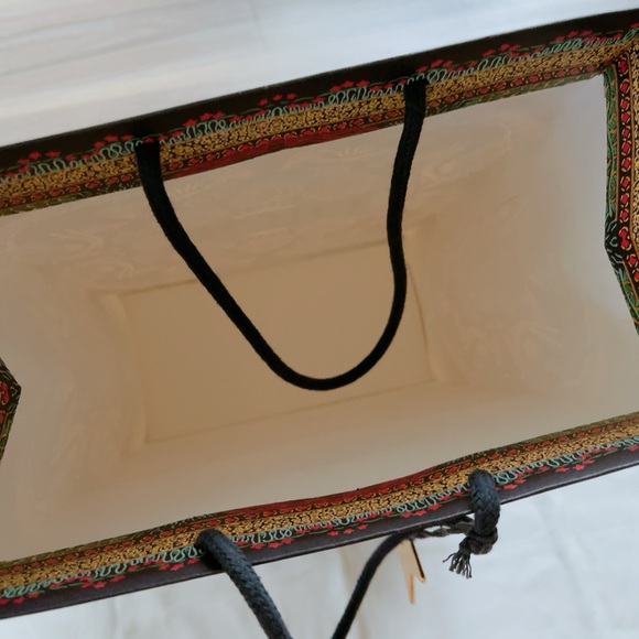 Dior Paper Bag with Dior Charm - Picture 4 of 9